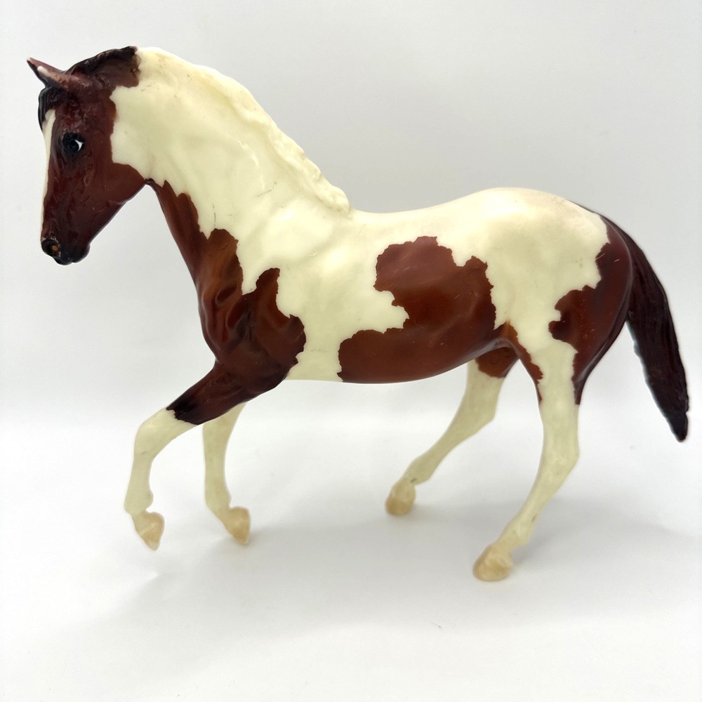Breyer Classics Freedom #62006 Chestnut Pinto Mare Sport Model Horse